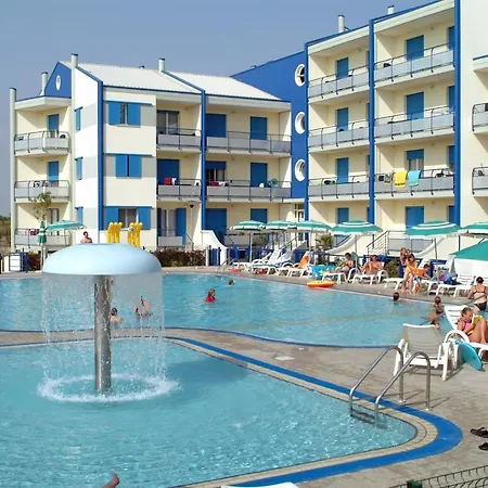 Altanea Residences Con Piscina Caorle Exterior photo