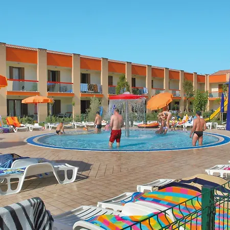 Altanea Residences Con Piscina Caorle Exterior photo