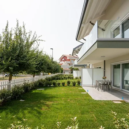 Altanea Residences Con Piscina Caorle Exterior photo